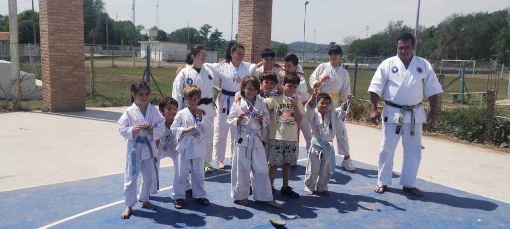 Éxito Total de la Escuela Municipal de Karate de El Corcovado en el Torneo del Valle en Villa del Dique